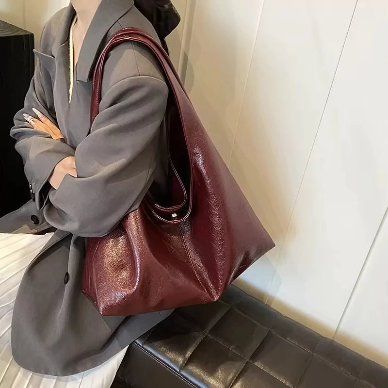 Bolsa hobo grande de ombro para uso casual e elegante, dia a dia, ideal para o trabalho